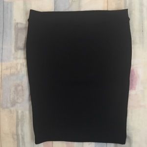 NWOT black stretch pencil skirt